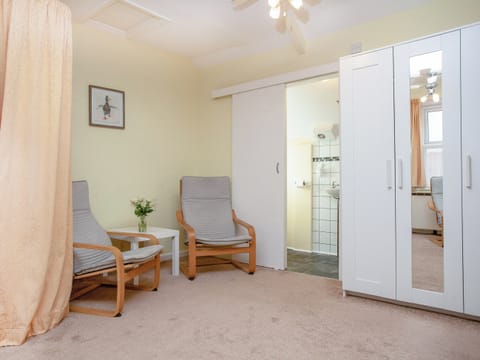 Bedroom | Apartment Fourteen - Broadshade Holiday Apartments, Paignton