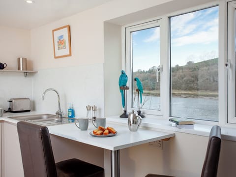 Dining Area | Riverside Apartment, Bideford