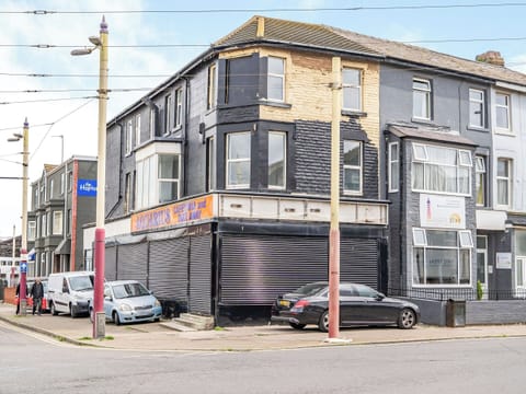 Exterior | Sea View Apartment One - Fylde Coast, Blackpool