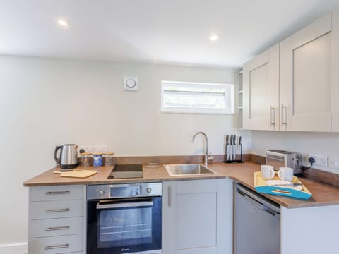 Kitchen area | Kingsleys Lodge, Barnstaple