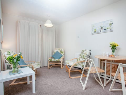 Living area | Apartment Four - Broadshade Holiday Apartments, Paignton