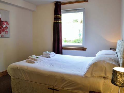 Double bedroom | Seaviews and Hot Tub at The Fairways - The Fairways, Portpatrick