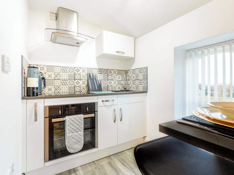 Kitchen area | Tor View - The Old Strawberry Barn Studios, Cheddar