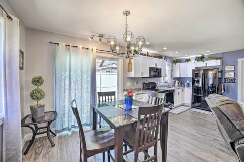 Dining Area | Dishware Provided