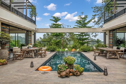 Outdoor pool, an infinity pool