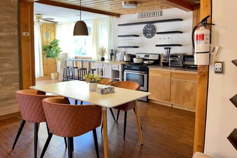 Dining Area | Dishware & Flatware Provided