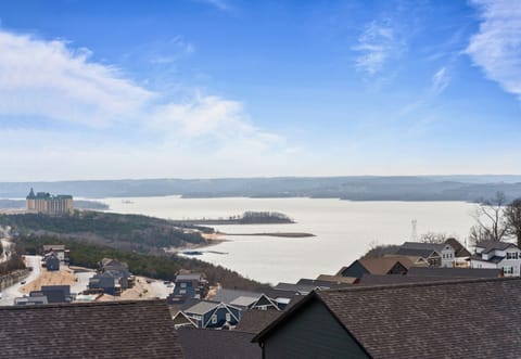Just 5 minutes from Table Rock Lake, this spot offers the perfect balance of adventure and relaxation.