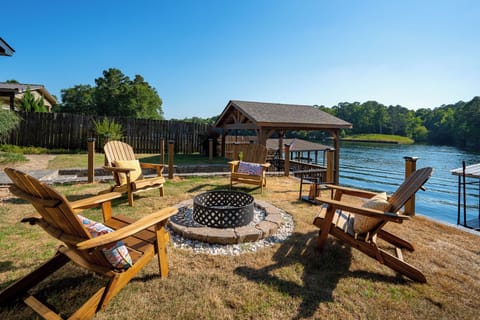 Inviting Hammock area, hot tub, fire pit area