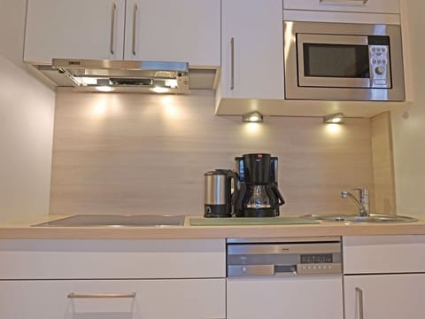 Cabinetry, Countertop, Property, Kitchen Sink, Sink, Kitchen Appliance, Tap, Kitchen, Wood, Home Appliance