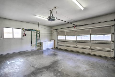 Parking | Garage (2 Vehicles) | Driveway (2 Vehicles)