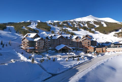 Welcome to this luxurious property located right on the hill with wonderful views.