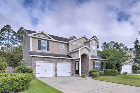 Pooler Vacation Rental | 2,650 Sq Ft | 5BR | 3.5BA | 2 Steps Required