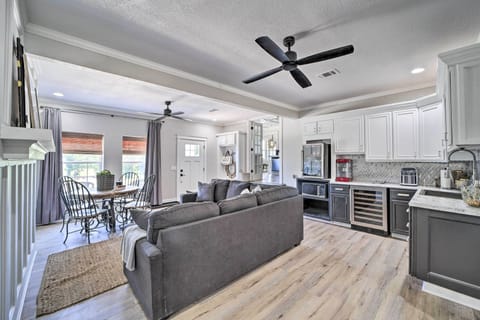 Family Room | Sectional Sofa | Wet Bar