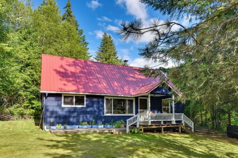 Longview Vacation Rental | 2BR | 1.5BA | 1,400 Sq Ft | Stairs Required for Entry