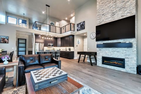 Living area | Smart TV, fireplace, foosball, stereo