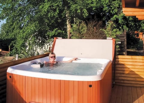 Bracken Log Lodge - Beech Hedge, Cargill