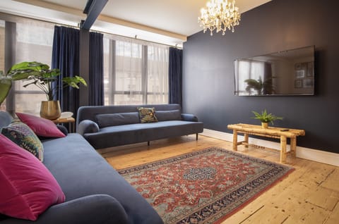 Living Room / Lounge