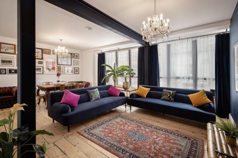 Living Room / Lounge