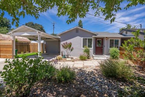 Such a cute space, perfect for one or a couple