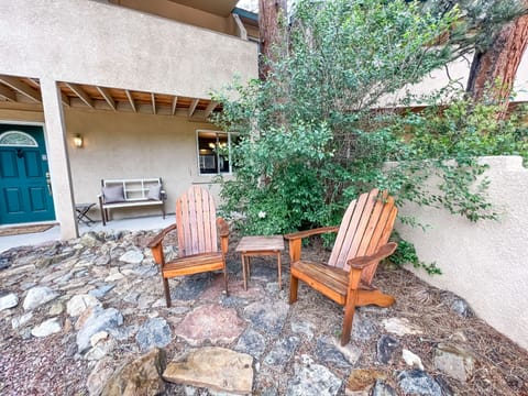 Come enjoy the mountains from this super convenient location on 3.5 private acre