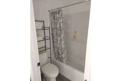 Combined shower/tub