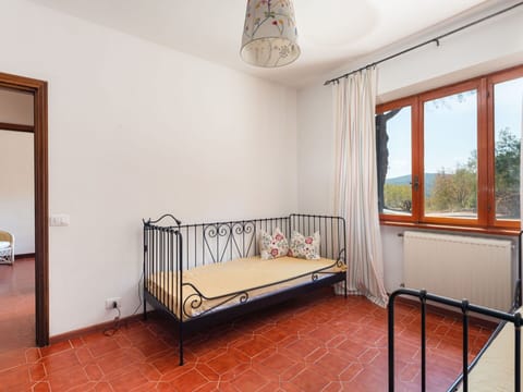 Window, Building, Wood, Comfort, Lighting, Shade, Floor, Flooring, Real Estate