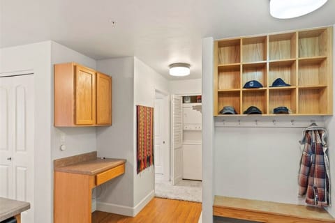 Front Entrance / Desk