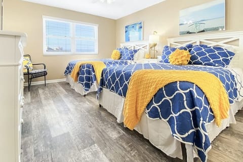 2 nd bedroom… 2 queen beds, ocean views! Relax in luxury! 