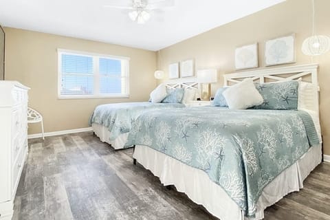 3rd bedroom… 2 queen beds, private bathroom, ocean views! Relax in luxury! 