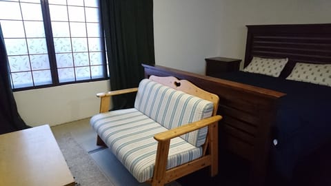 1 bedroom, desk, free WiFi, bed sheets