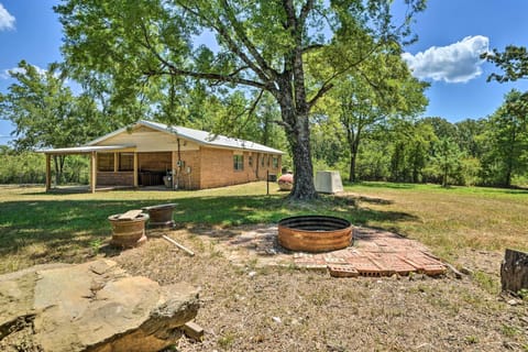 Broken Bow Vacation Rental | 3BR | 1.5BA | 1,250 Sq Ft | 2 Steps Required