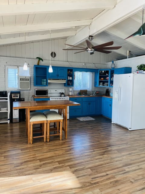 Kitchen / dining area