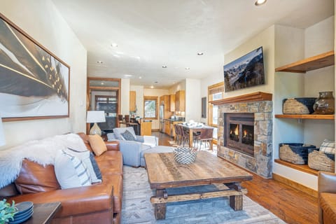 1.4-terraces-1301-telluride-vacation-rental-living-room-3-edit