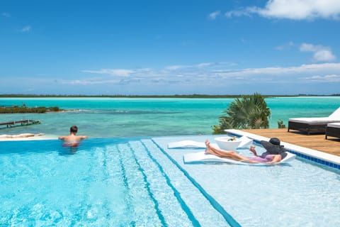 Outdoor pool, an infinity pool