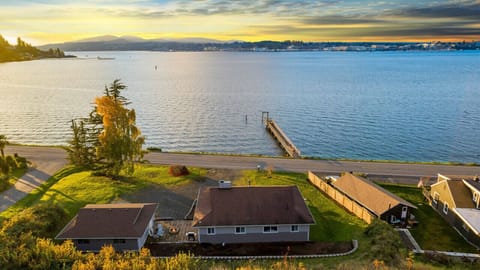 Unrestricted water views!