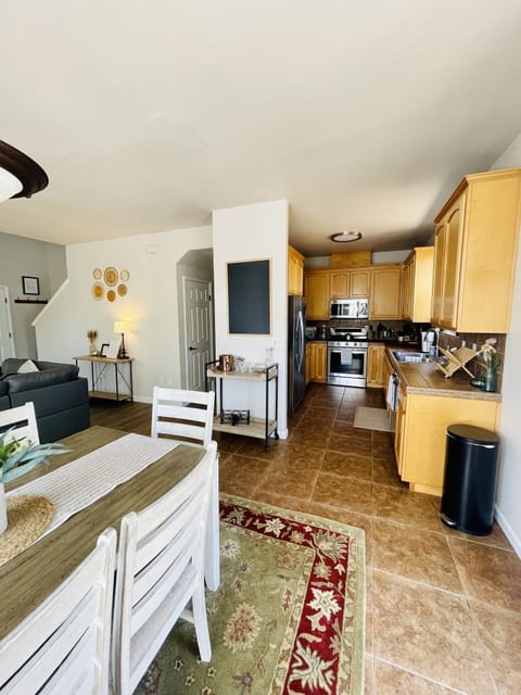 Open dining room & kitchen 