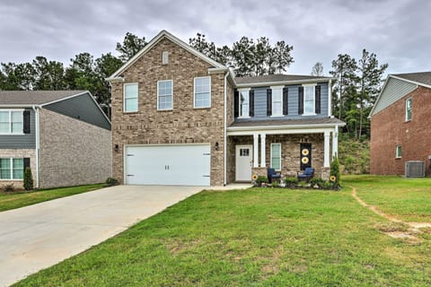 Gardendale Vacation Rental | 3BR | 1.5BA | 2,200 Sq Ft | Step-Free Entry