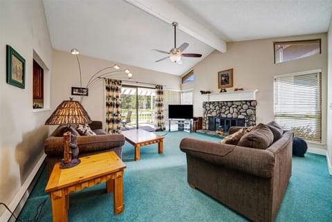 Cozy Bear Den living room