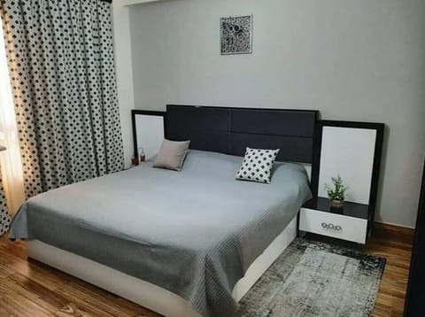 2 bedrooms, bed sheets