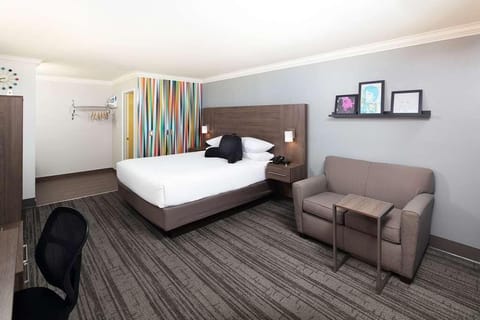 Comfortable King size bed!