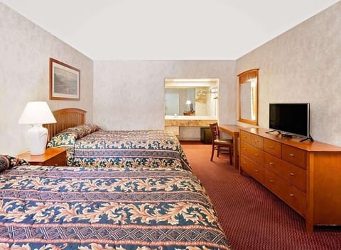 Comfortable 2 Double size beds; perfect for your vacation!
