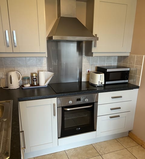 New kitchen and oven