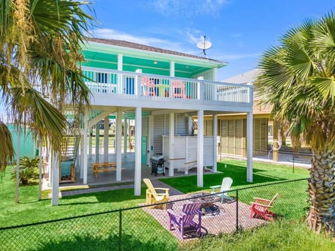 Your beachy oasis away from home... Coastal Hourglass!