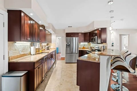 Enjoy breakfast at the counter and keep the chef company