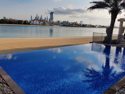 Outdoor pool, an infinity pool