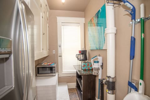 Pantry
This is were you will find the coffeemaker, Microwave .