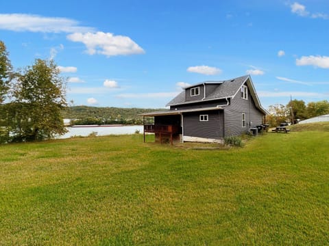 Welcome to the River House--your immaculate home for a few days!