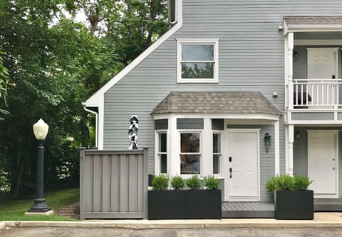 Welcome to modern cottage Loft #9