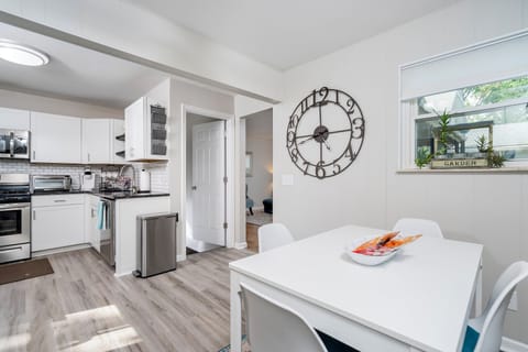 kitchen dining table that sits 4