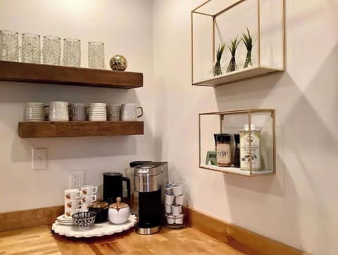 Coffee, tea, espresso station. Complete with milk steamer.